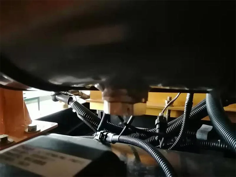 Escavatore gommato